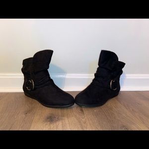 Womens boots size 7 1/2👢